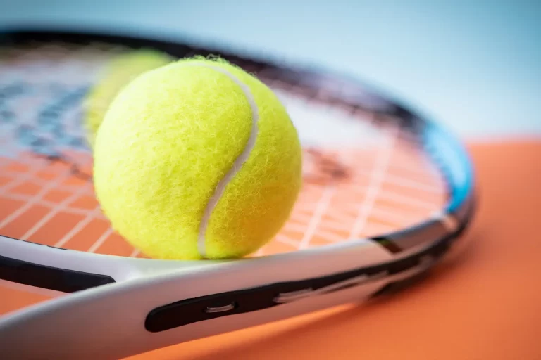 Wilson vs Babolat Tennis Rackets (How Do They Compare?)