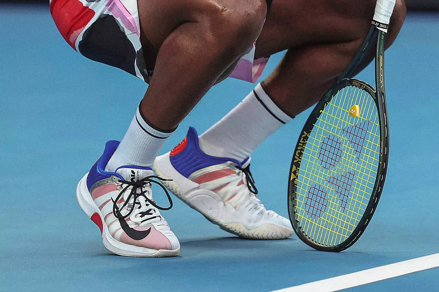 top mens tennis shoes        
        <figure class=